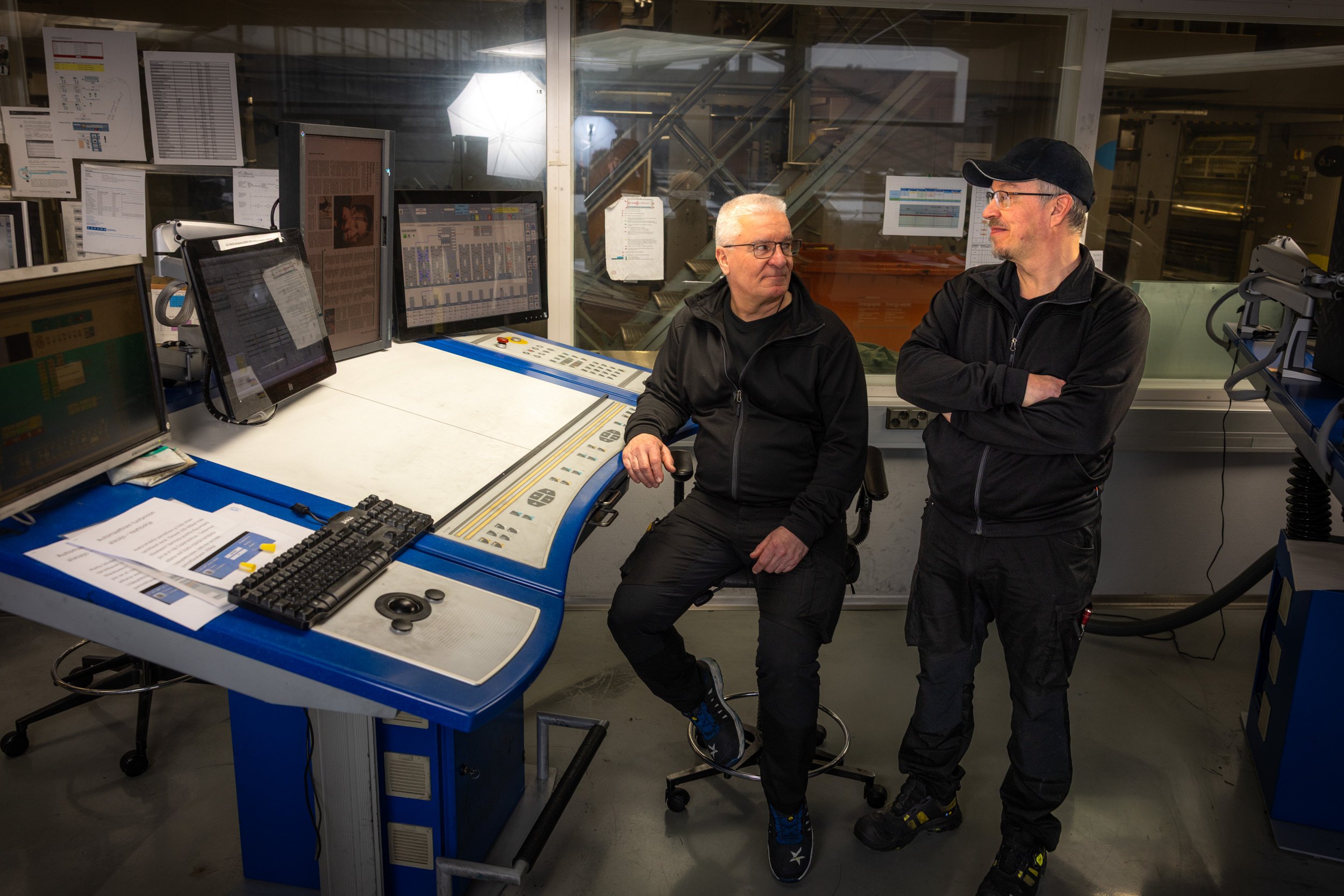 Veljekset Pasi Kaskinen (vas.) ja Petri Kaskinen ovat rotaatiopainajia, jotka työskentelevät Sanomalassa.