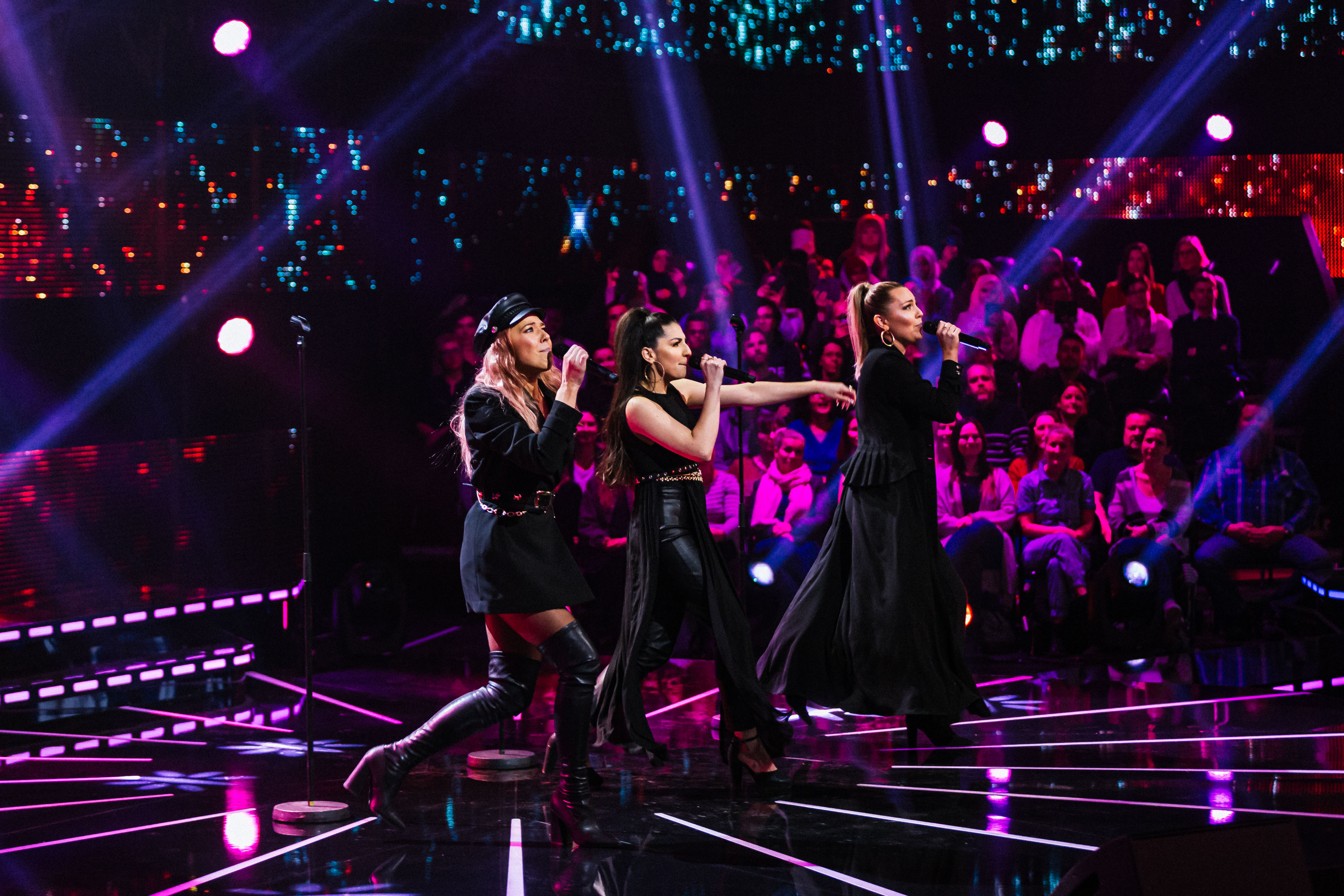 all_together_now_kausi_1_jakso_1_ilona_rafaela_stella_2_kuvaaja_jaakko_kahilaniemi